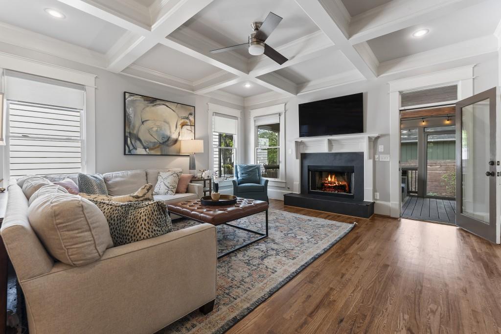 3253 Cates Avenue NE