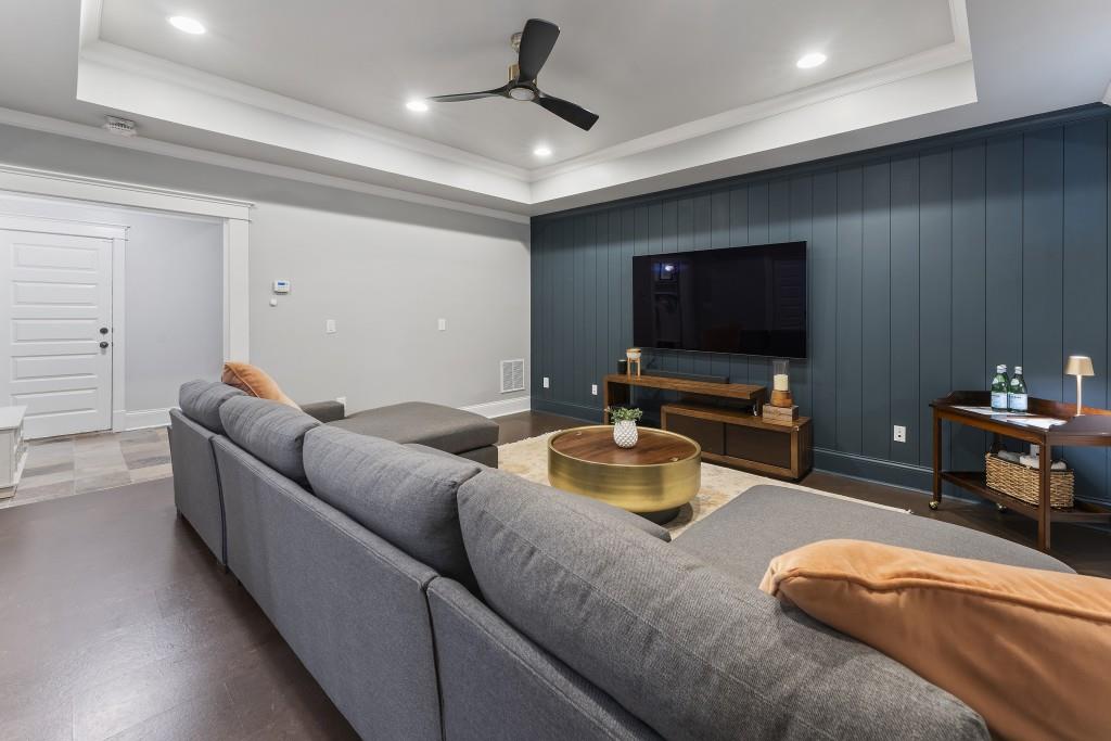 3253 Cates Avenue NE