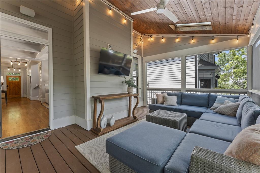 3253 Cates Avenue NE