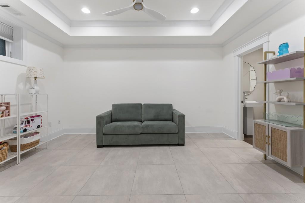 3253 Cates Avenue NE