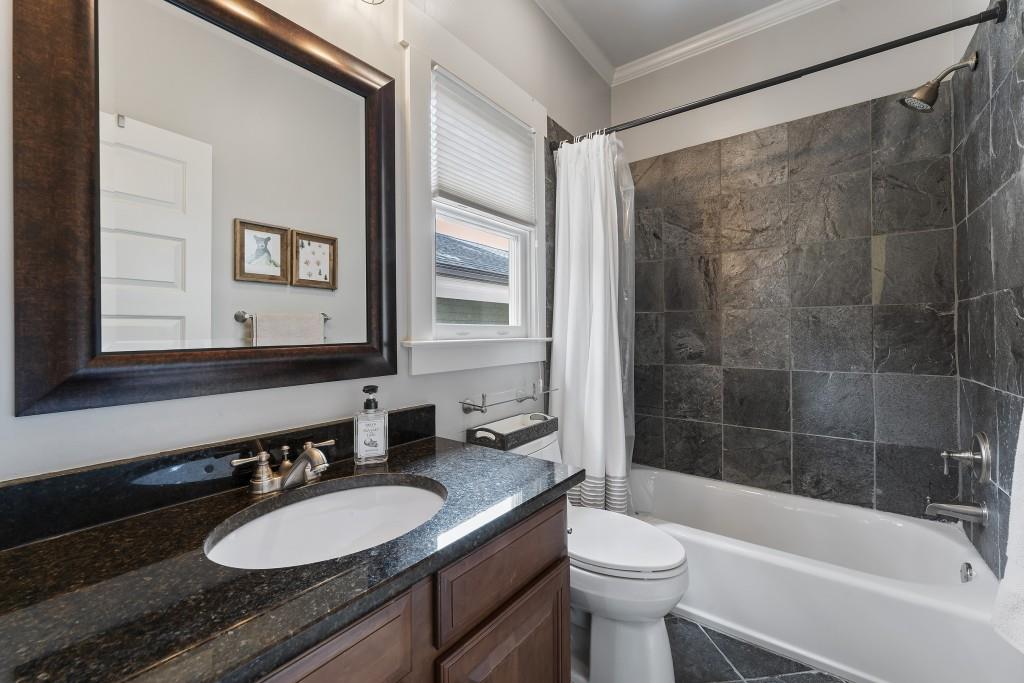 3253 Cates Avenue NE