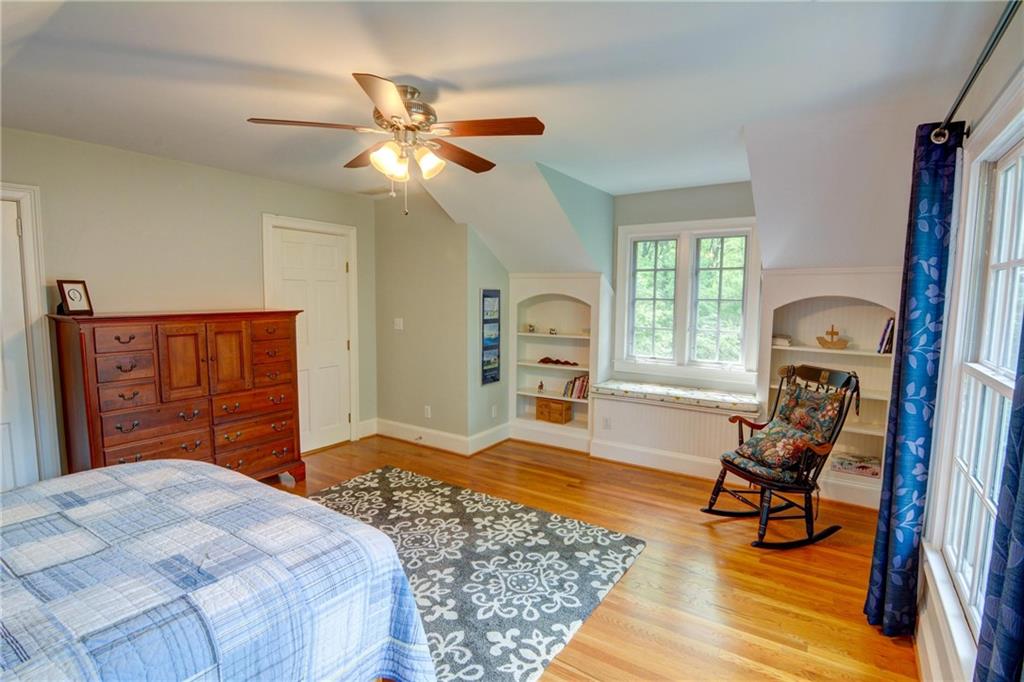 3115 Peachtree Drive NE