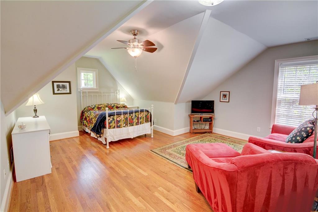 3115 Peachtree Drive NE