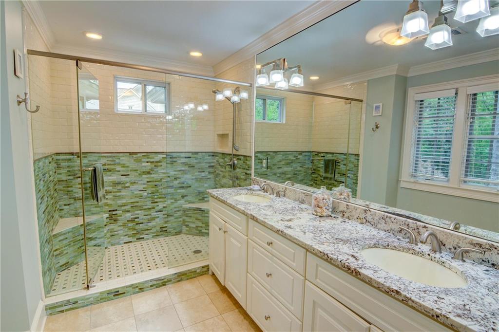 3115 Peachtree Drive NE