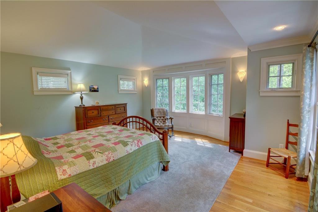 3115 Peachtree Drive NE