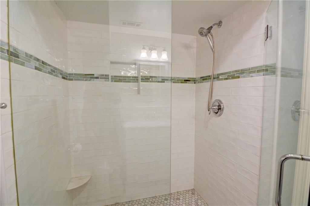 3115 Peachtree Drive NE