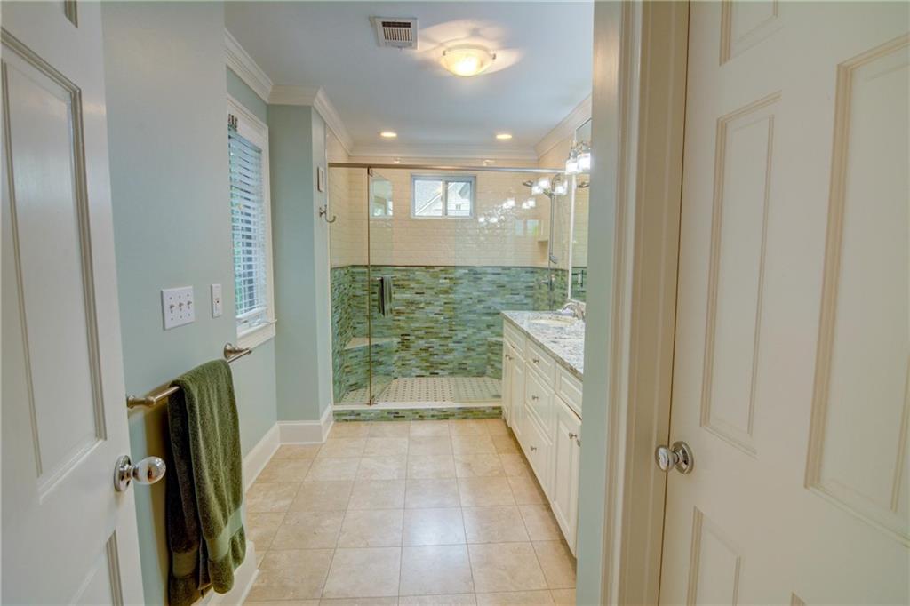 3115 Peachtree Drive NE