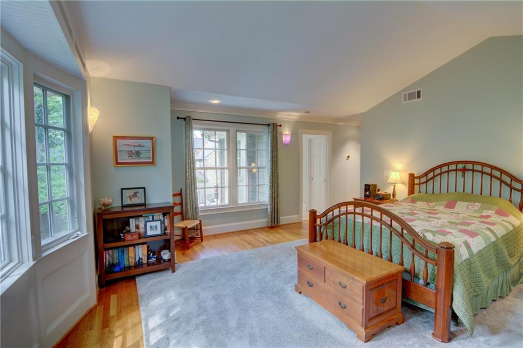 3115 Peachtree Drive NE