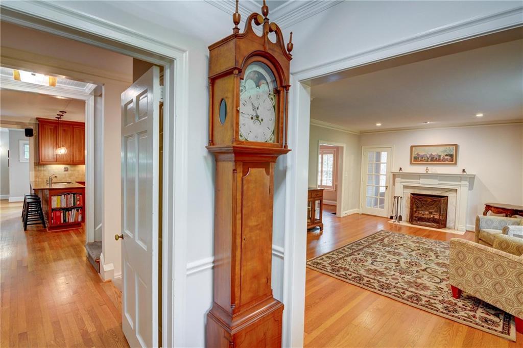 3115 Peachtree Drive NE