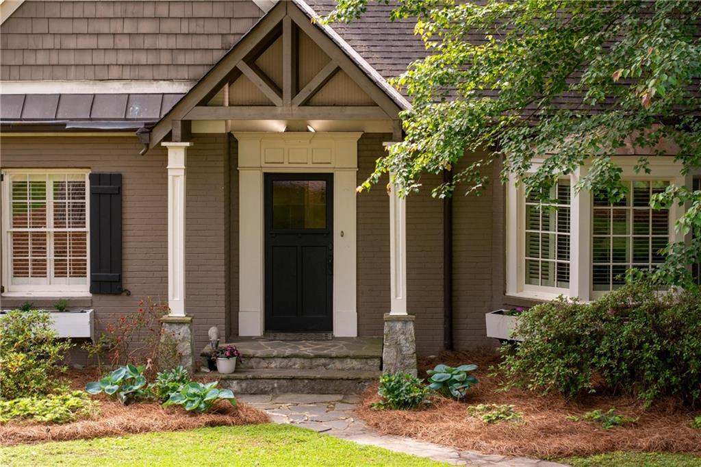 3115 Peachtree Drive NE