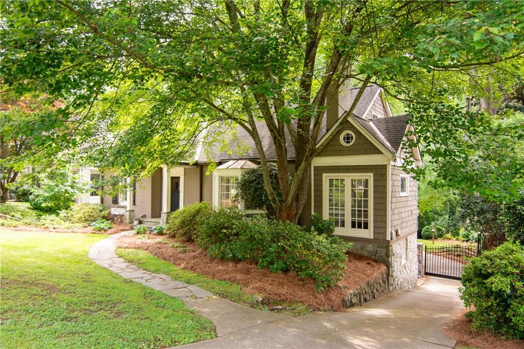 3115 Peachtree Drive NE