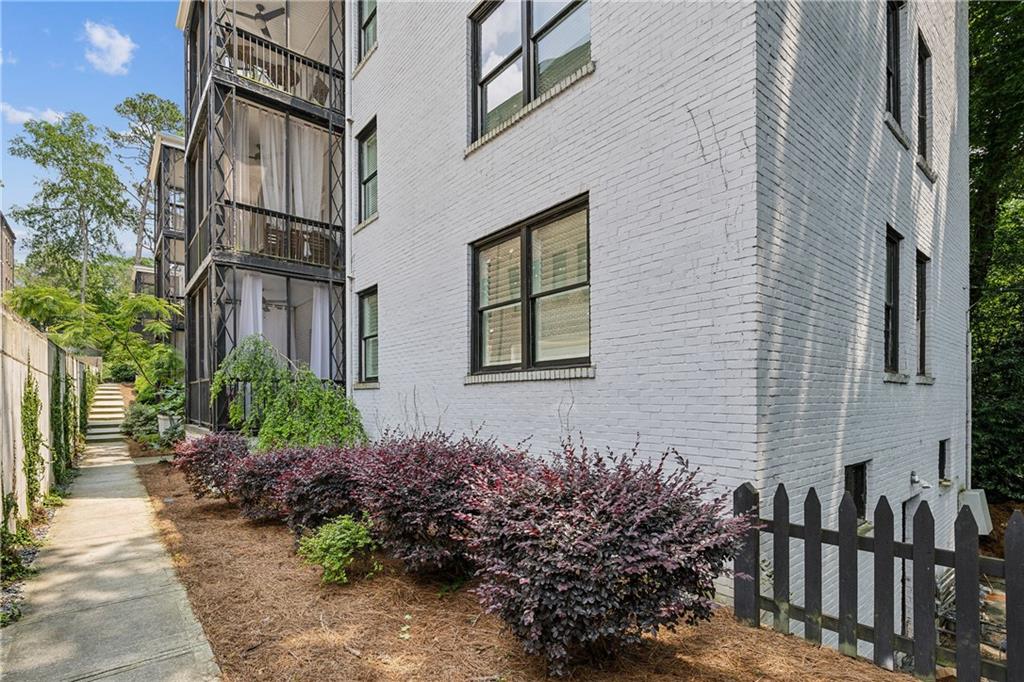 68 Peachtree Memorial Drive NW Unit 68-1