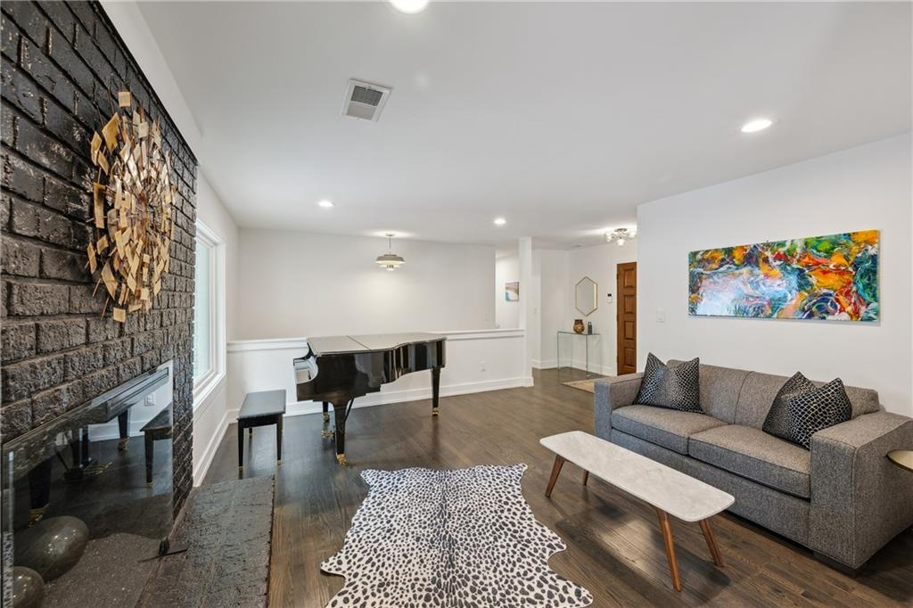 1331 Hampton Hall Drive NE