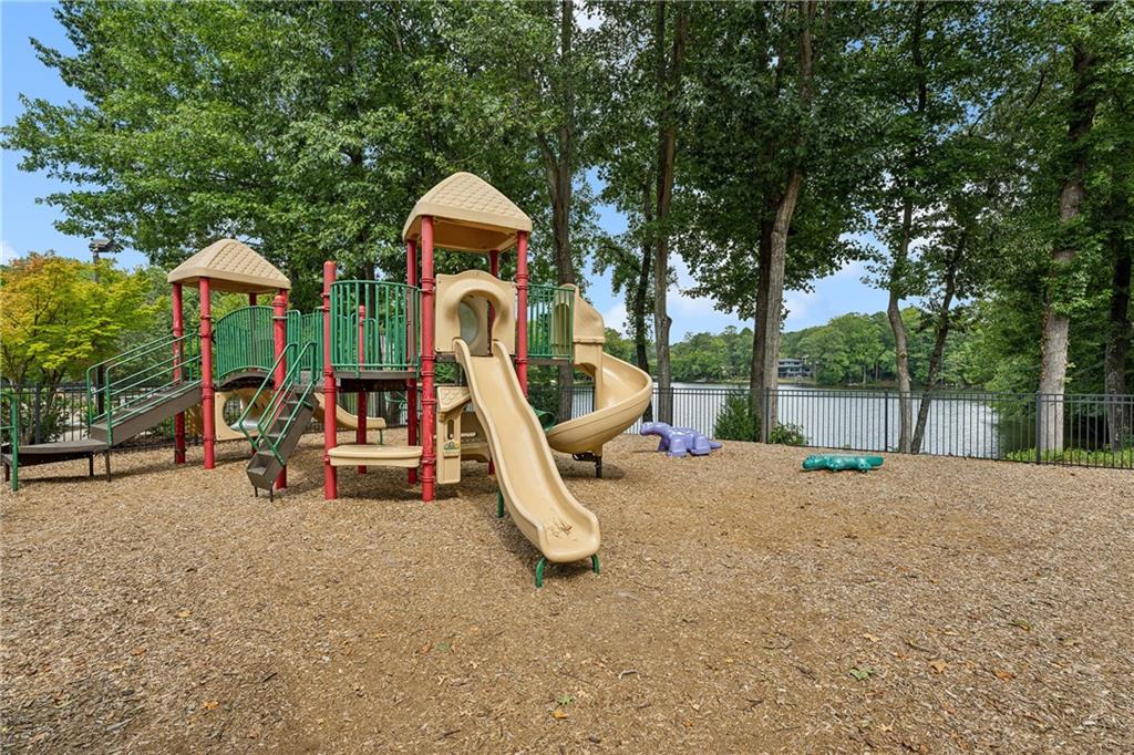 1331 Hampton Hall Drive NE