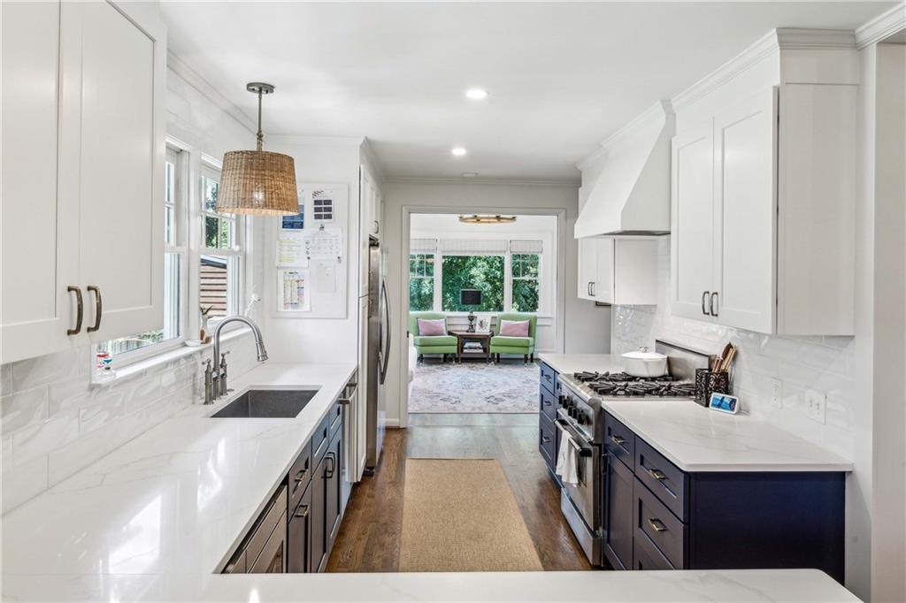 2210 Fairhaven Circle NE