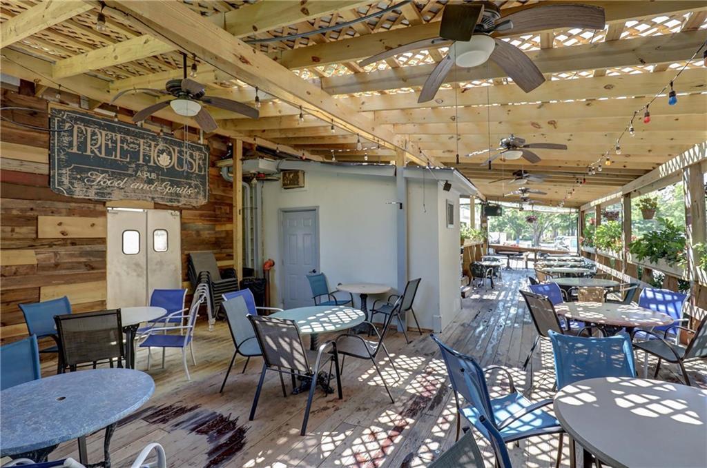 2210 Fairhaven Circle NE