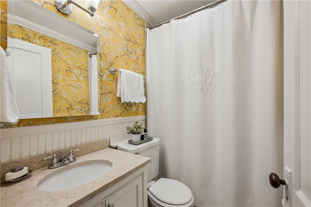 2210 Fairhaven Circle NE