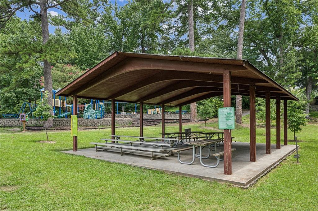 2210 Fairhaven Circle NE