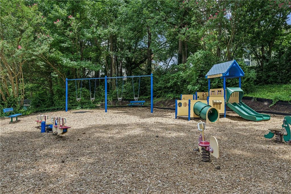 2210 Fairhaven Circle NE