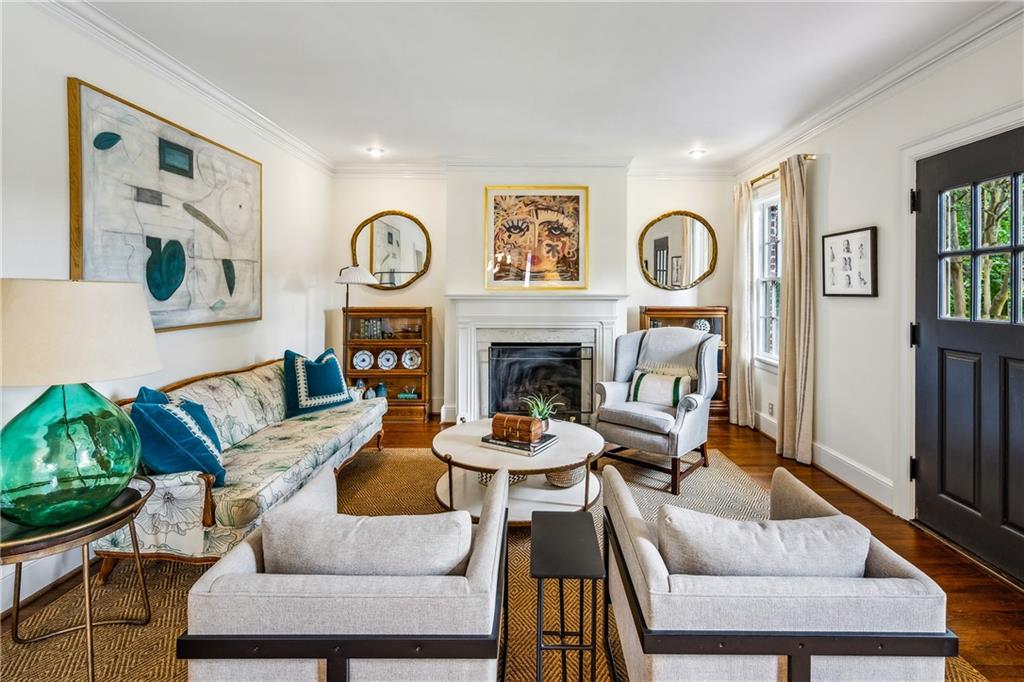 893 Plymouth Road NE