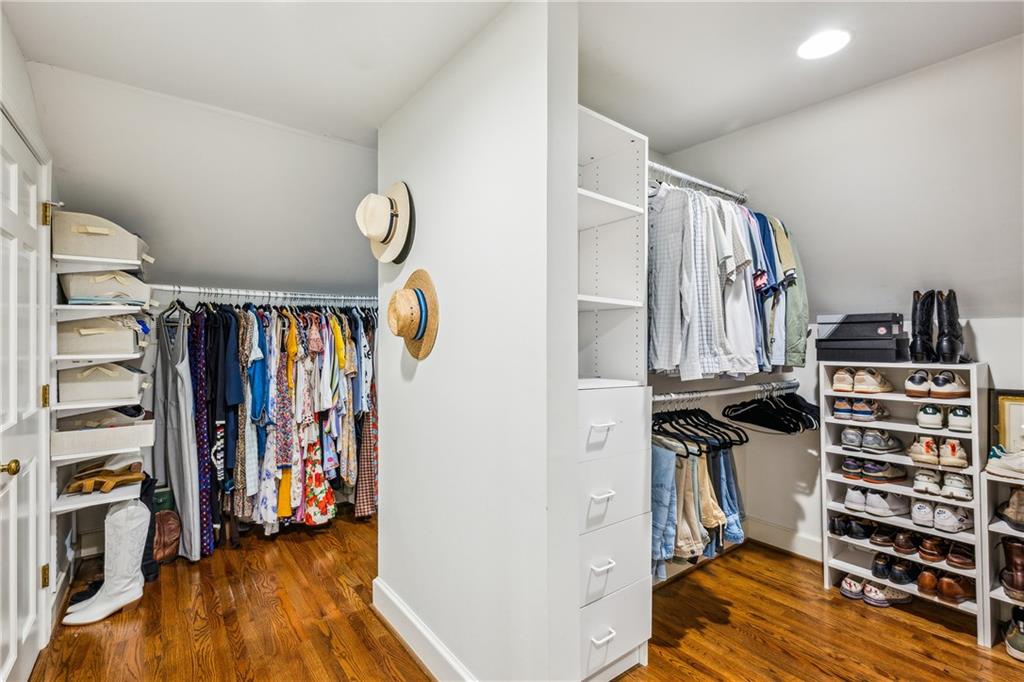 893 Plymouth Road NE