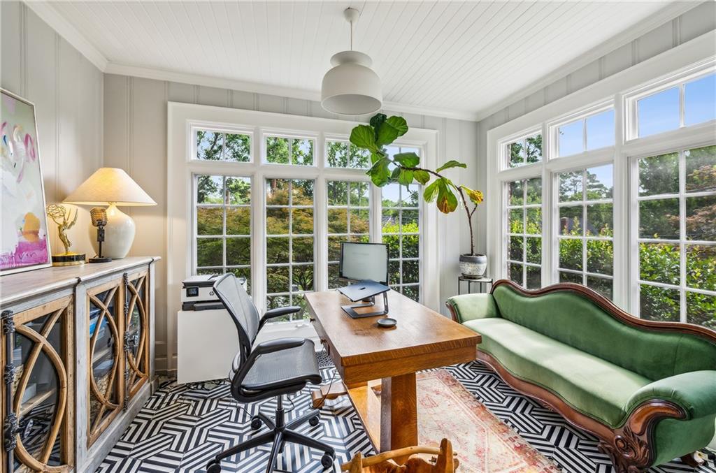 893 Plymouth Road NE