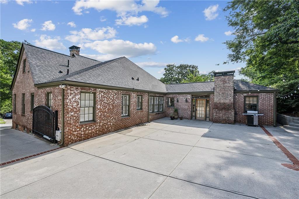 893 Plymouth Road NE