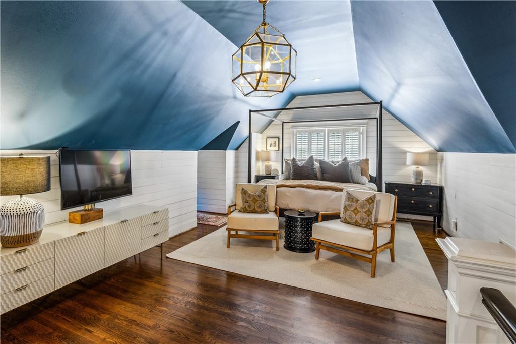 893 Plymouth Road NE