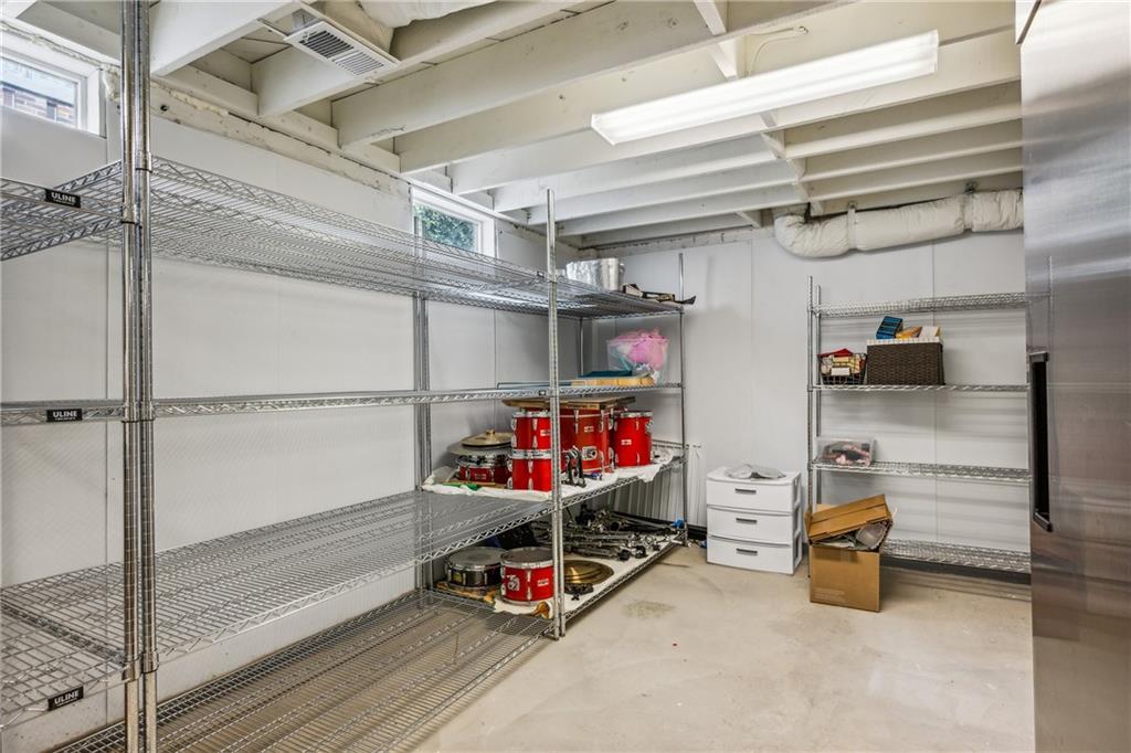 893 Plymouth Road NE