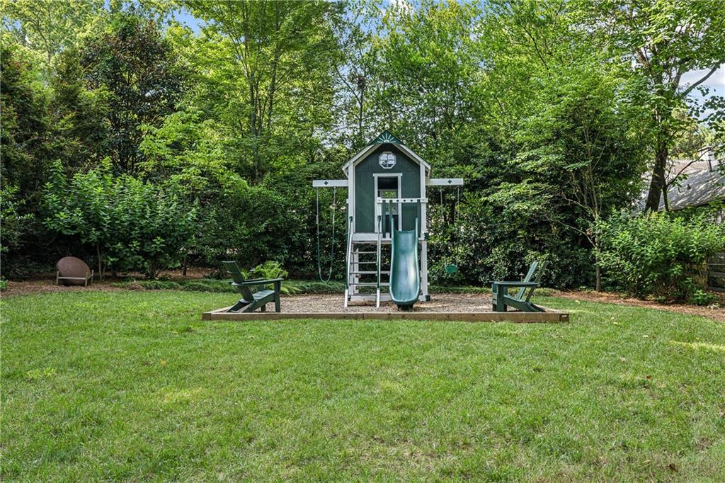 893 Plymouth Road NE