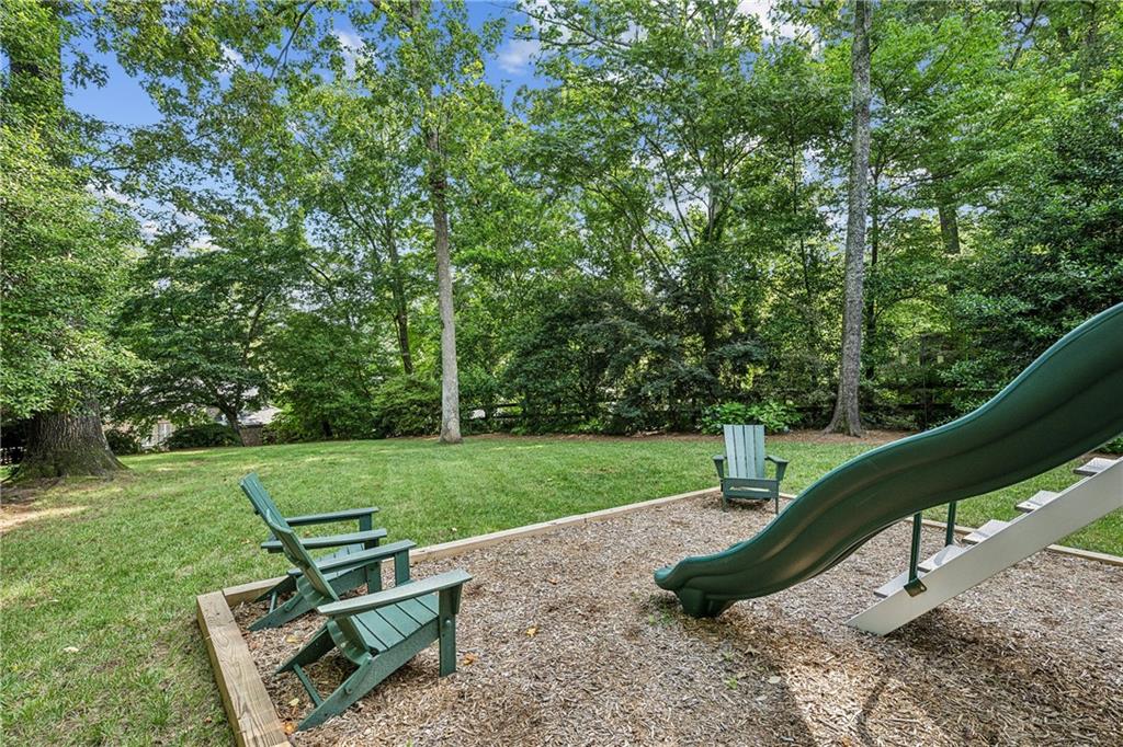 893 Plymouth Road NE