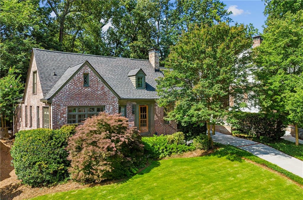 893 Plymouth Road NE