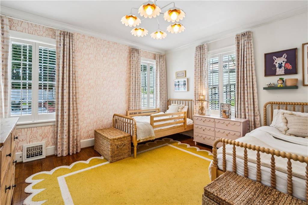 893 Plymouth Road NE