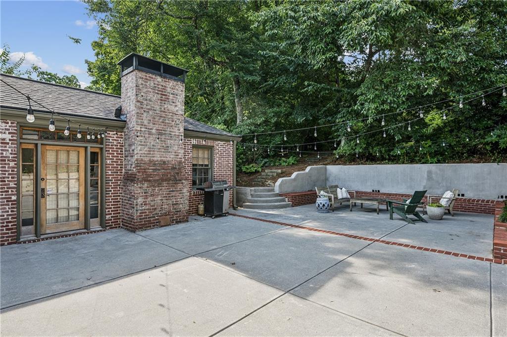 893 Plymouth Road NE