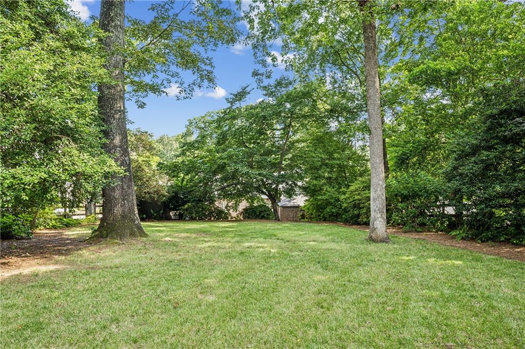 893 Plymouth Road NE