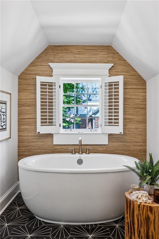 893 Plymouth Road NE