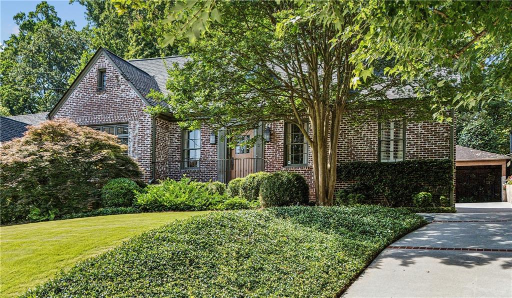 893 Plymouth Road NE