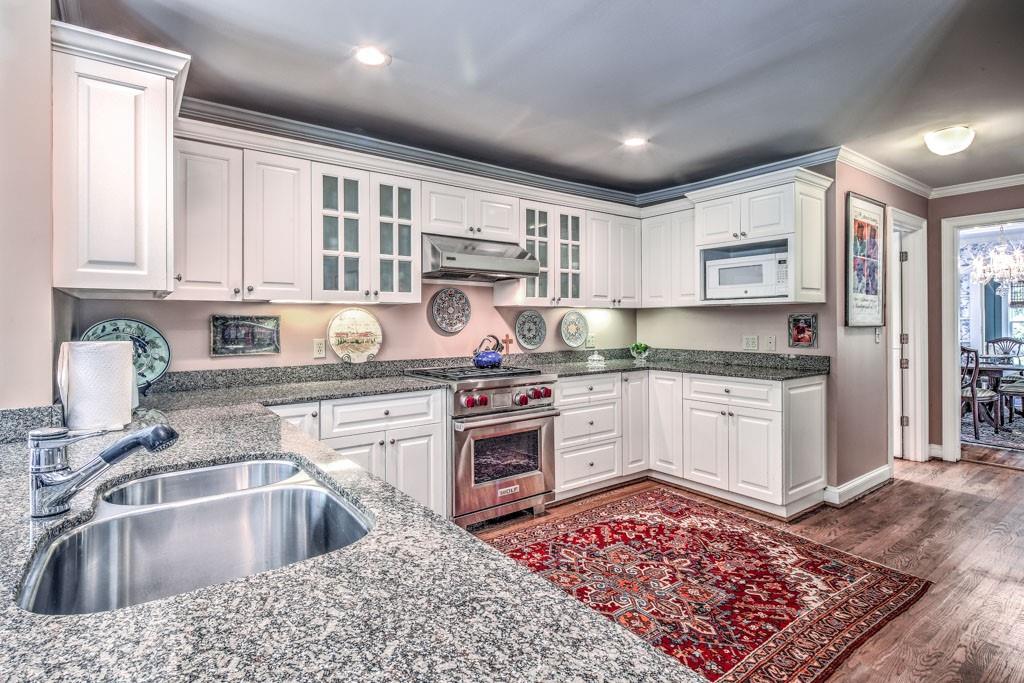 776 Wellesley Drive NW