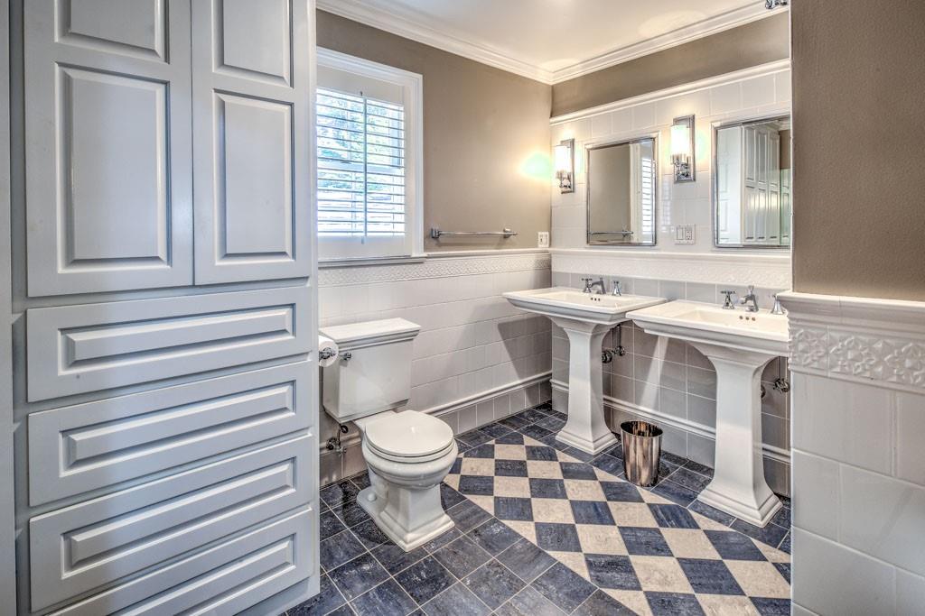 776 Wellesley Drive NW