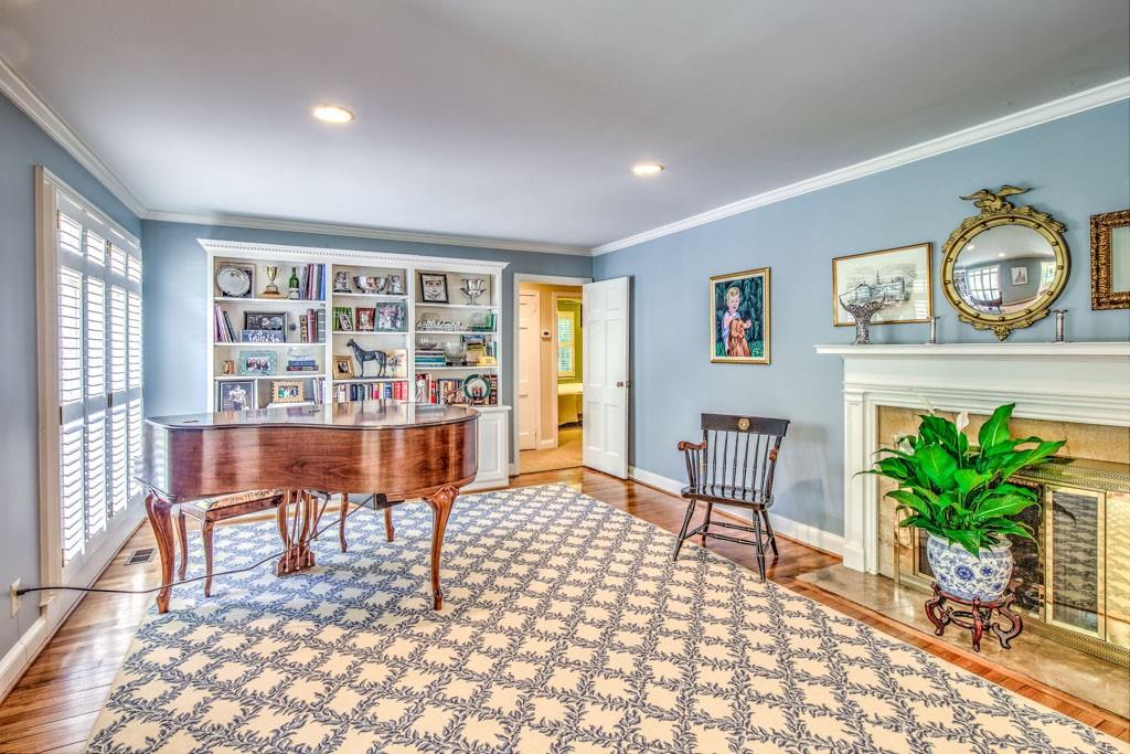 776 Wellesley Drive NW