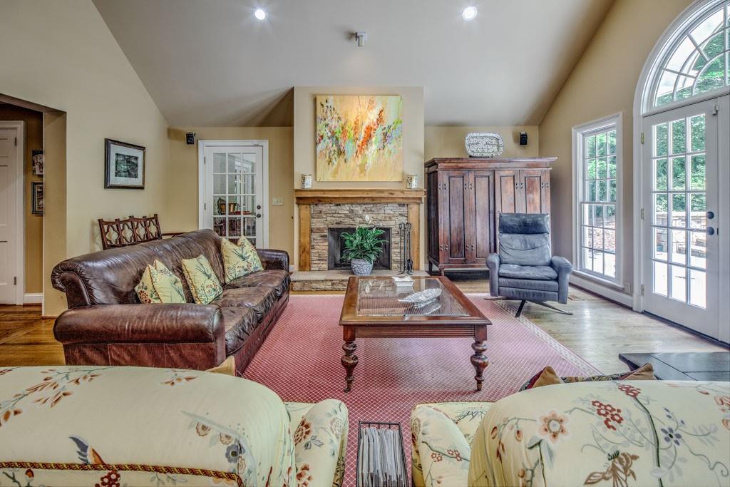 776 Wellesley Drive NW