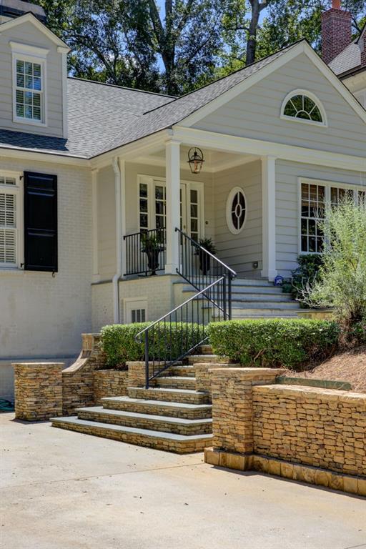 776 Wellesley Drive NW