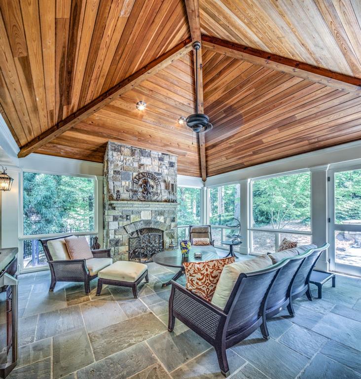 776 Wellesley Drive NW