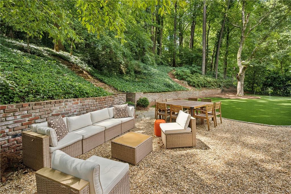 2781 Mornington Drive NW