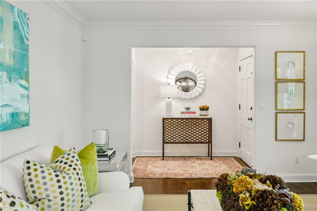 2781 Mornington Drive NW