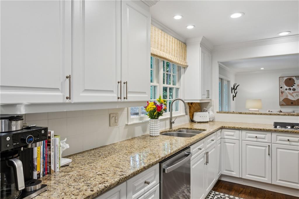 2781 Mornington Drive NW