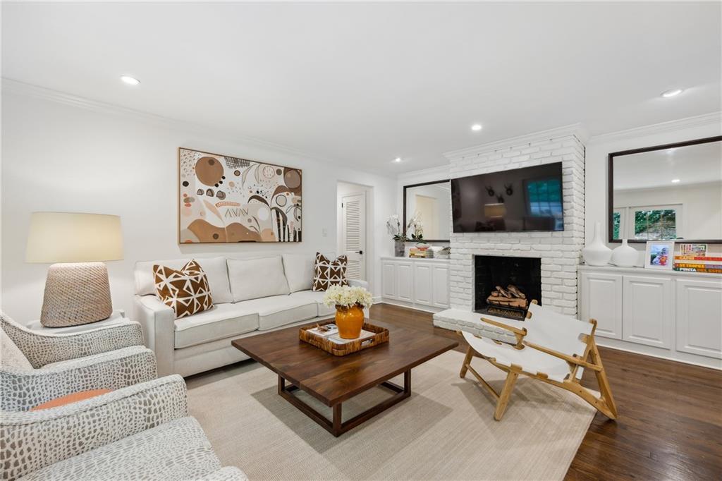 2781 Mornington Drive NW