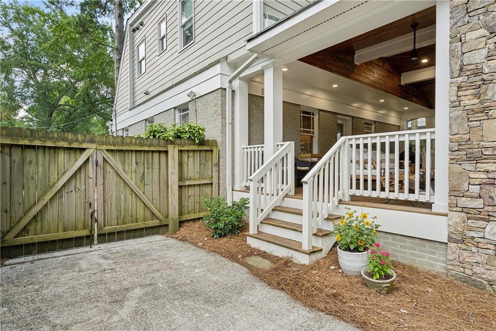 2874 Elliott Circle NE