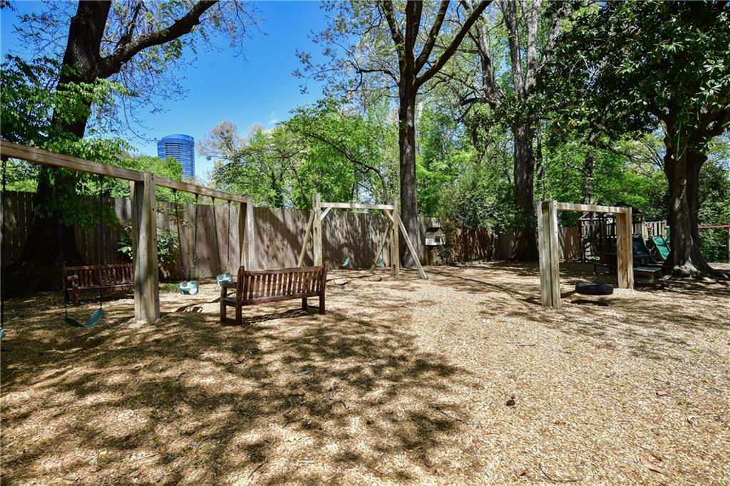 2874 Elliott Circle NE