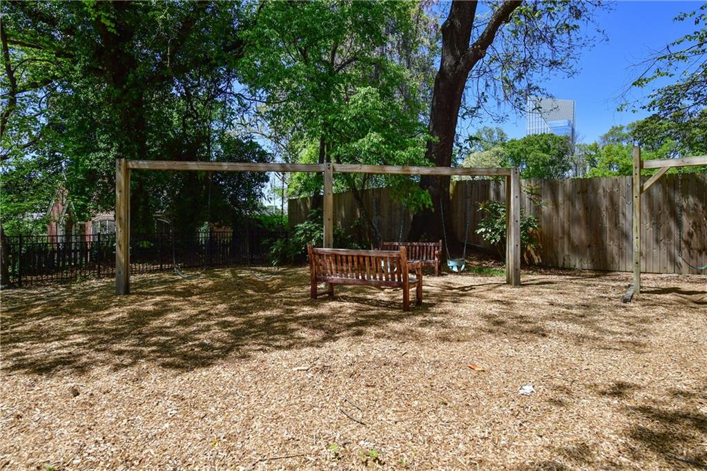 2874 Elliott Circle NE